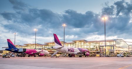 Wizz Air odwołuje loty z Polski. Powodem niski poziom zaszczepienia