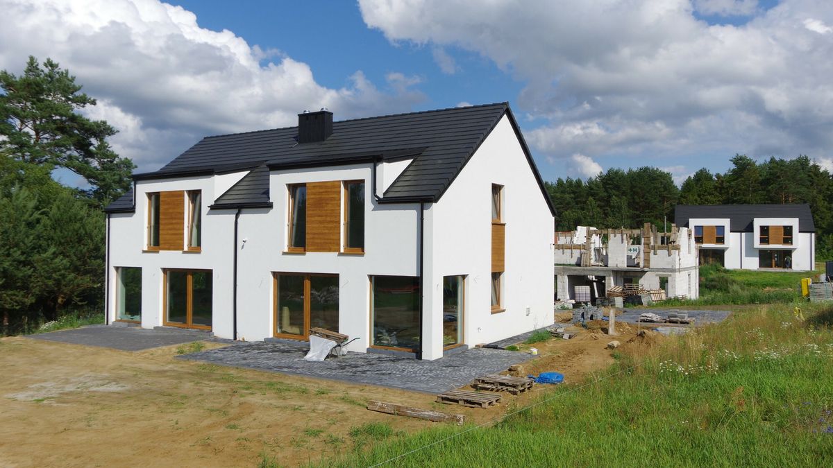 Stock Marek Bazak
PHOTO: ZOFIA I MAREK BAZAK / EAST NEWS N/Z Budowa domow jednorodzinnych blizniakow
ZOFIA BAZAK