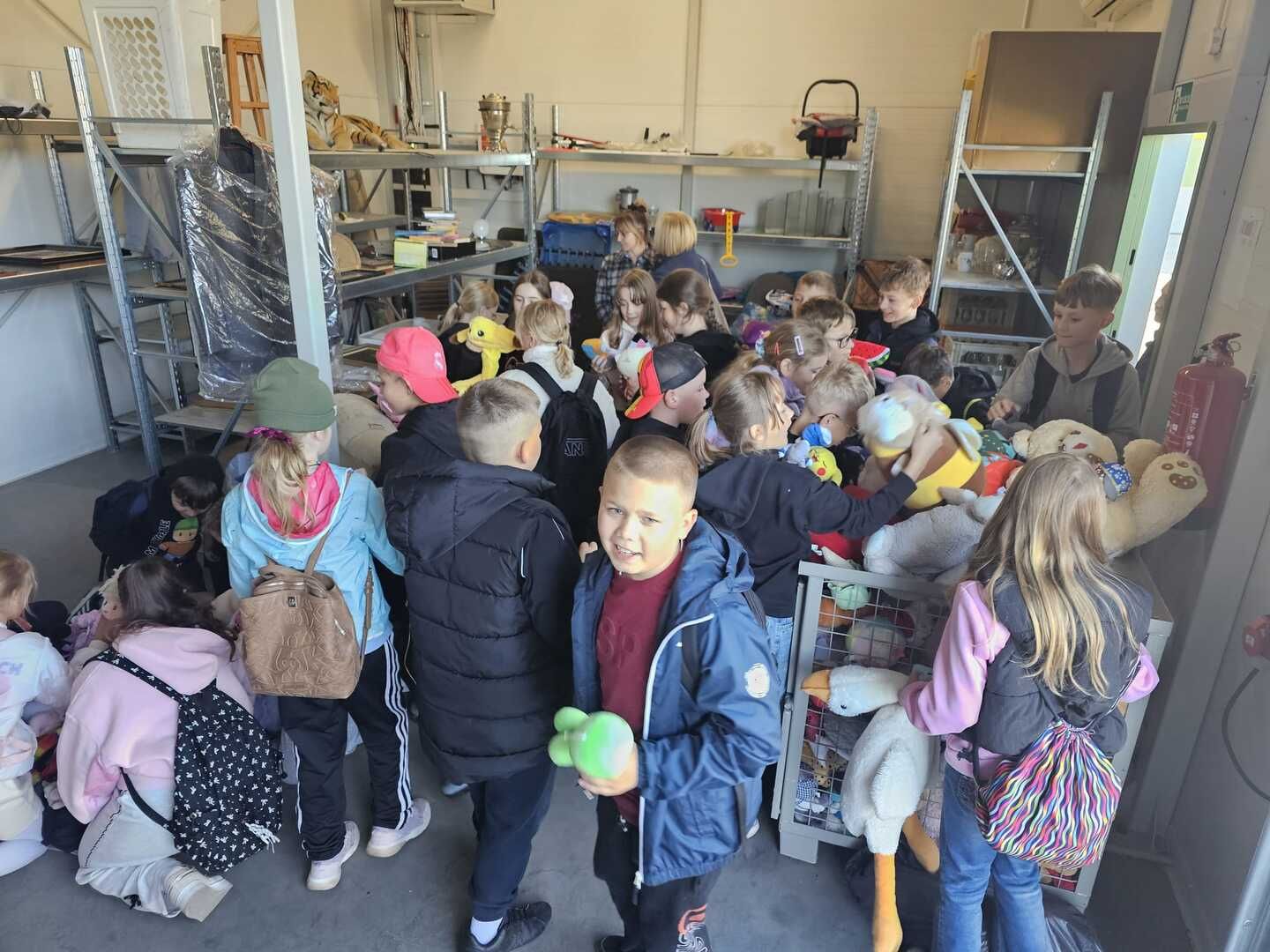 PSZOK w Ostrowcu Świętokrzyskim zyskał wyjątkową ozdobę w duchu recyklingu