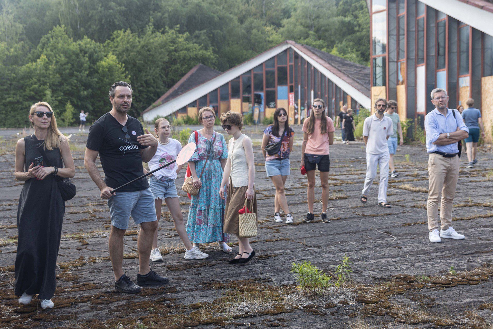 Wycieczka Dziennika Zachodniego &#34;Kosmiczny Pawilon C-G&#34;
organizowana w ramach festiwalu &#34;Kierunek GZM&#34;. Przewodnikiem był znany architekt, Maciej Franta