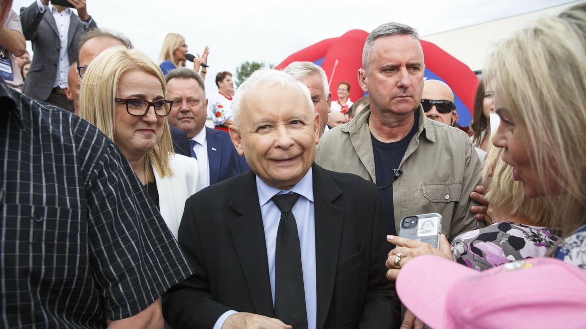 Jaros?aw Kaczy?ski na pikniku rodzinnym w Stawiskach
23.07.2023 Stawiski wizyta wicepremiera i prezesta Prawa i SPrawiedliwosci Jaroslawa Kaczynskiego na pikniku rodzinnym    fot Marek Maliszewski/REPORTER
n/z: Jaroslaw Kaczynski
Marek Maliszewski/REPORTER