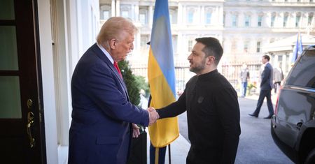 Najpierw z Zełenskim, później z liderami Europy. Plan dnia Trumpa