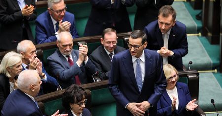 "Zabawa" w tworzenie rządu. Śmieją się nawet w PiS