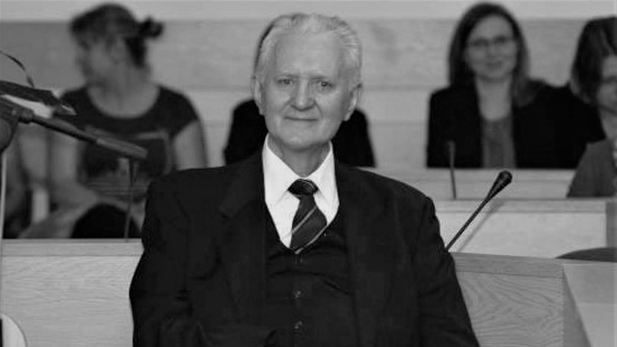 Prof. Jerzy Bartmiński miał 83 lata.