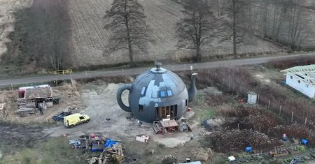 Dom w kształcie czajnika. Pod Bydgoszczą powstaje wyjątkowy budynek