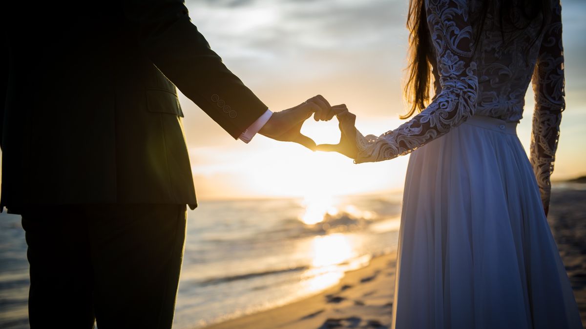 Romantyczna sesja ślubna nad polskim morzem. Dlaczego warto?