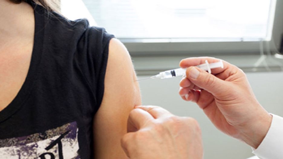 Wrocław. Rozwinięcie programu szczepień przeciw HPV. Ważna informacja dla rodziców