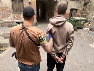 19-latek wpadł na Brzeskiej. Policjanci znaleźli mefedron, heroinę i amfetaminę