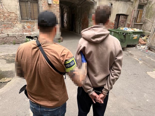 19-latek wpadł na Brzeskiej. Policjanci znaleźli mefedron, heroinę i amfetaminę