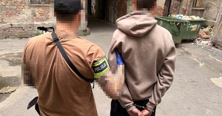 19-latek wpadł na Brzeskiej. Policjanci znaleźli mefedron, heroinę i amfetaminę