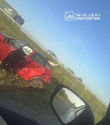 Cezaryn: Wypadek na S17. Ciężarówka zderzyła się z autem