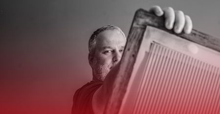 Między dźwiękiem a obrazem. Jarosław Pawlicki projektuje dla Toruńskiej Orkiestry Symfonicznej [wywiad]
