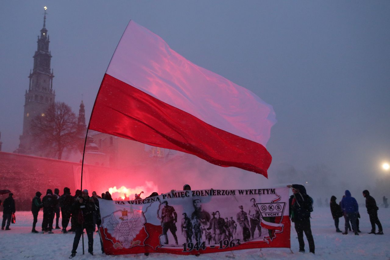 Biskup Długosz poparł na Jasnej Górze Ruch Obrony Granic. „Miłosierdzie nie oznacza otwarcia granic przed nielegalnymi emigrantami”