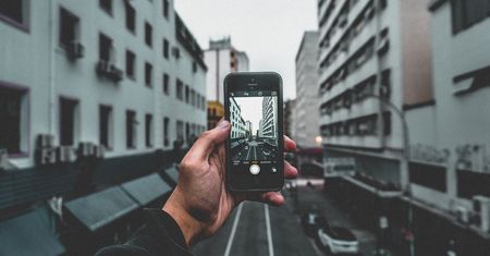 Kto się wstydzi fotografować telefonem?