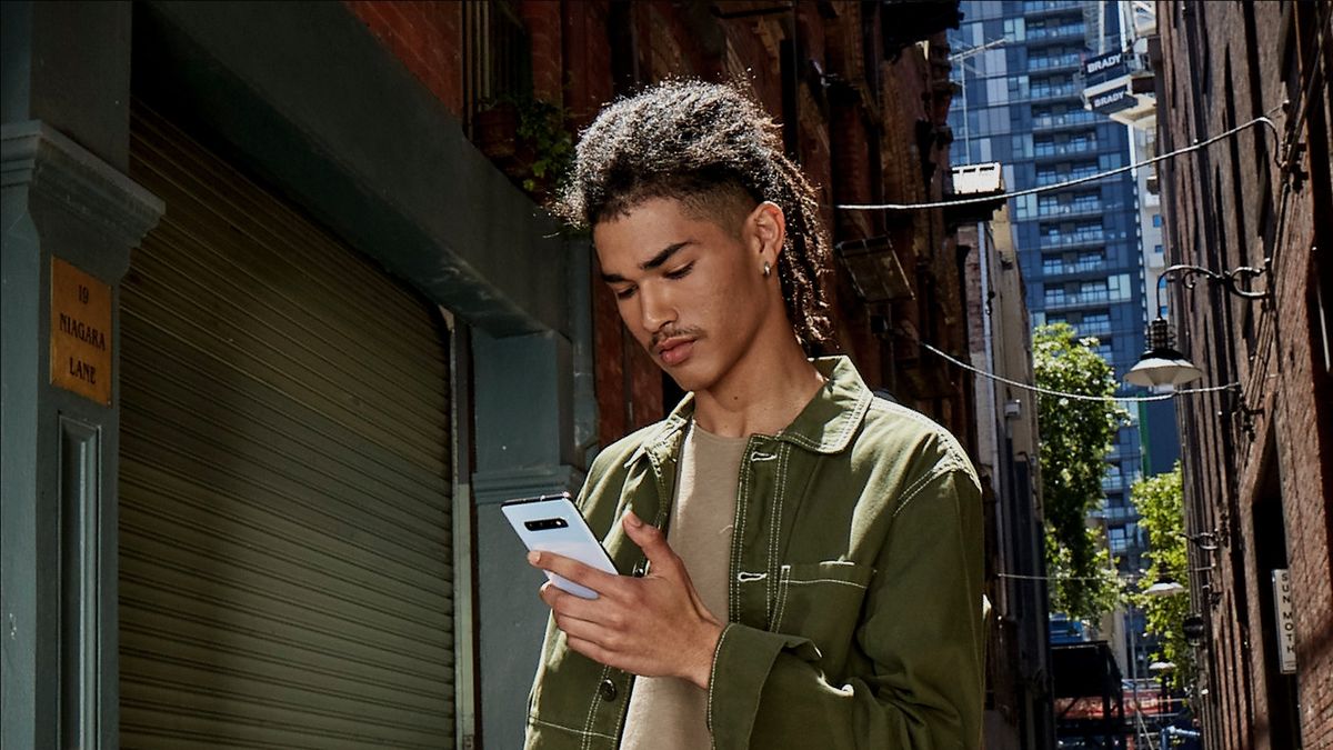 "Nijakość" iPhone'ów ma napędzić sprzedaż Samsungów Galaxy S10 1