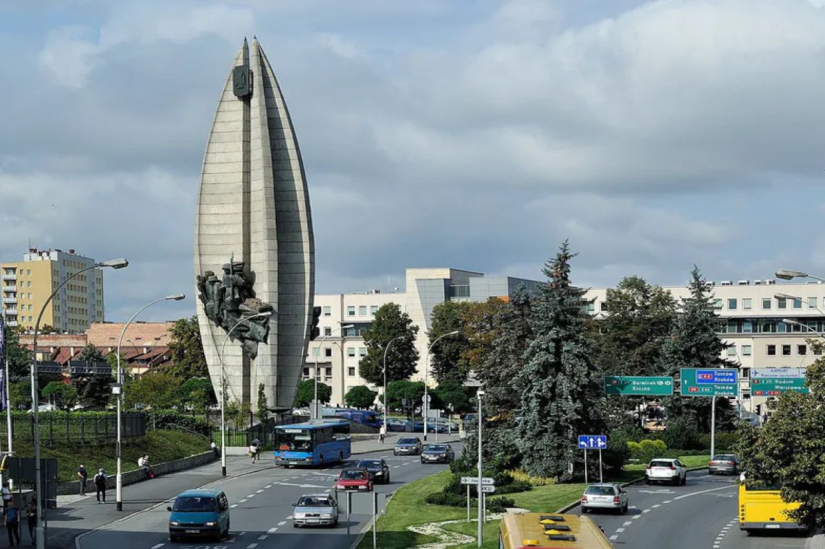 Rzeszów: Kierowca autobusu najechał na łapkę psa. MPK wyjaśnia sprawę