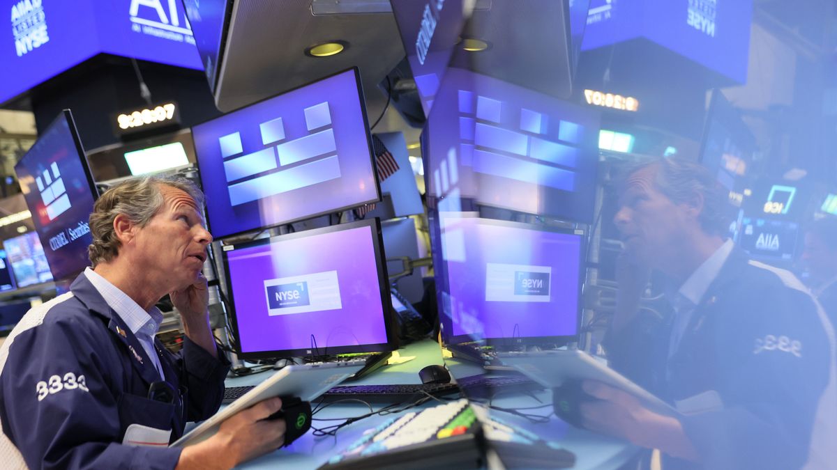 NEW YORK, NEW YORK - NOVEMBER 19: Traders work on the floor of the New York Stock Exchange during morning trading on November 19, 2025 in New York City. Stocks opened up mixed amid the release of the Nvidia earnings report along with other third quarter numbers.  (Photo by Michael M. Santiago/Getty Images)