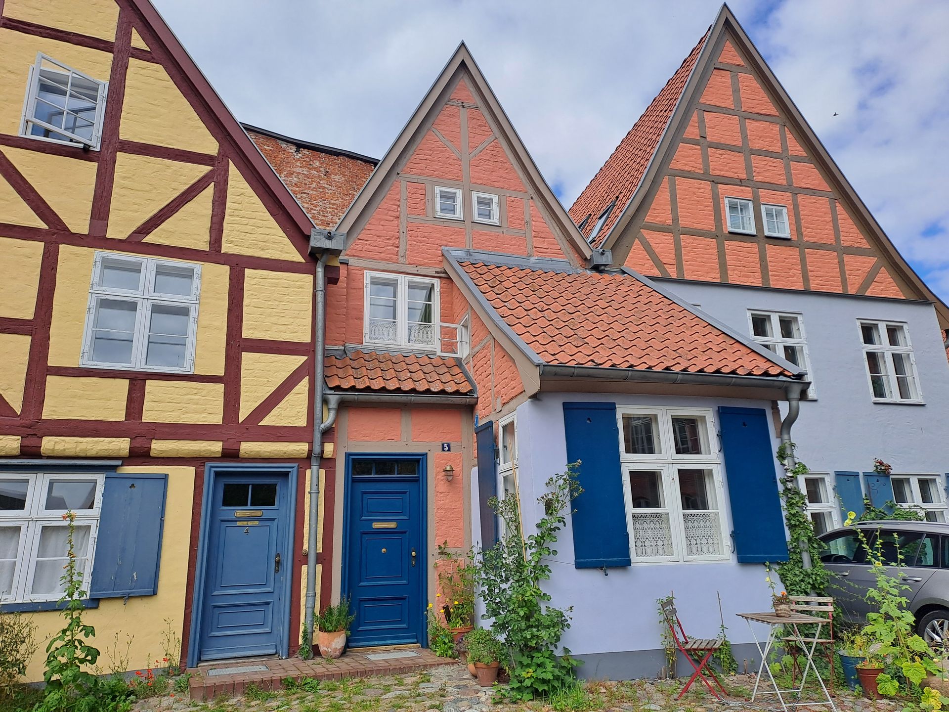 Piękne domy w ciekawych zakątkach Europy kuszą wielu Polaków