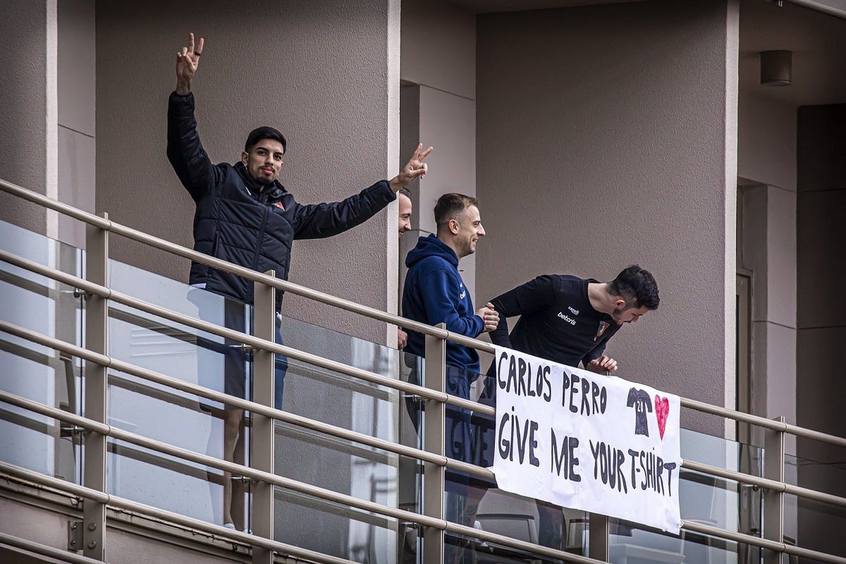 Piłkarze z Polski wywiesili transparent. Na nim był apel