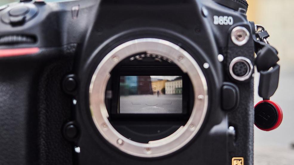 Czy Nikon, którego kupiłeś, na pewno jest nowy? Sprawdź oznaczenia 1