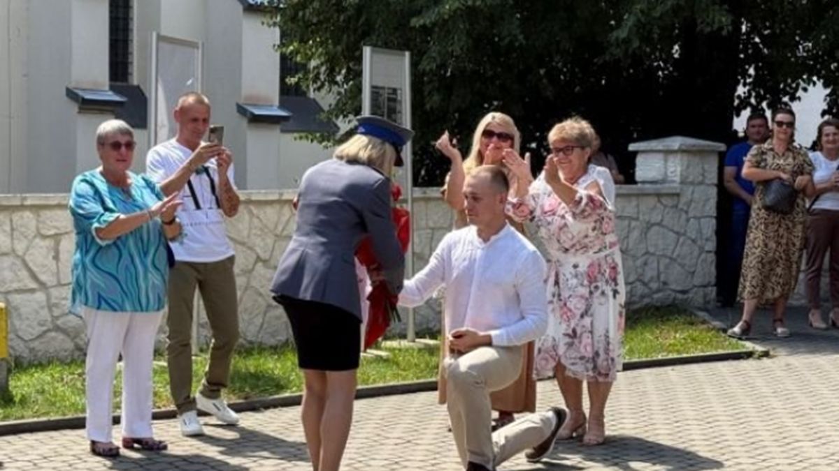 Oświadczyny na Święcie Policji.