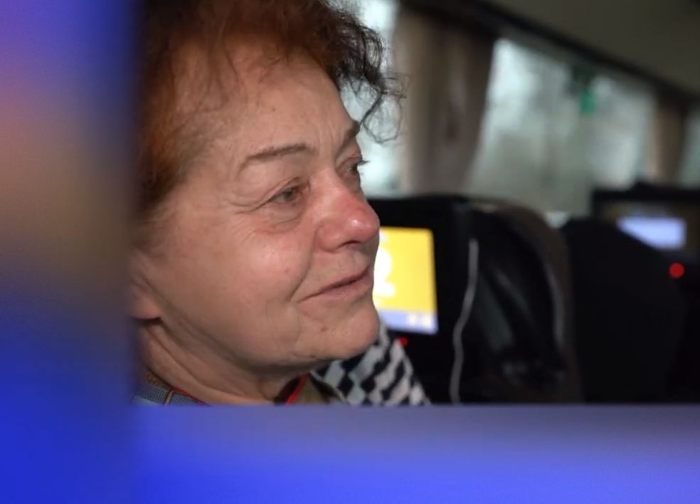 Reklamy z blurem w reportażu Marii Wiernikowskiej w Kanale Zero