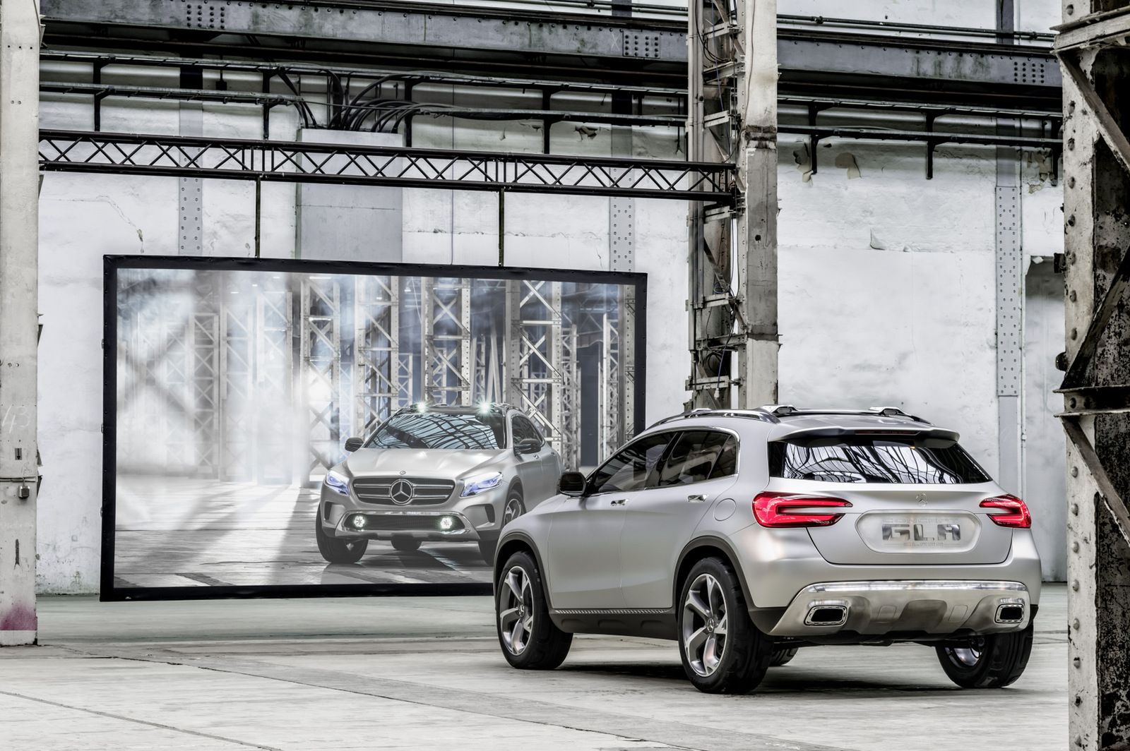 Mercedes GLA Concept na oficjalnych zdjęciach [galeria] 35
