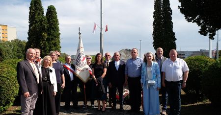 Piła pamięta o Sierpniu ’80. Uroczystości przy pomniku Solidarności