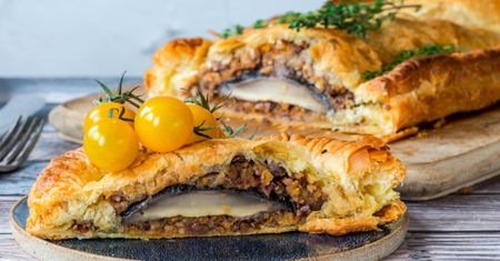 Brytyjski klasyk przygotowuję w bezmięsnej wersji. Wszystko za sprawą aromatycznego farszu