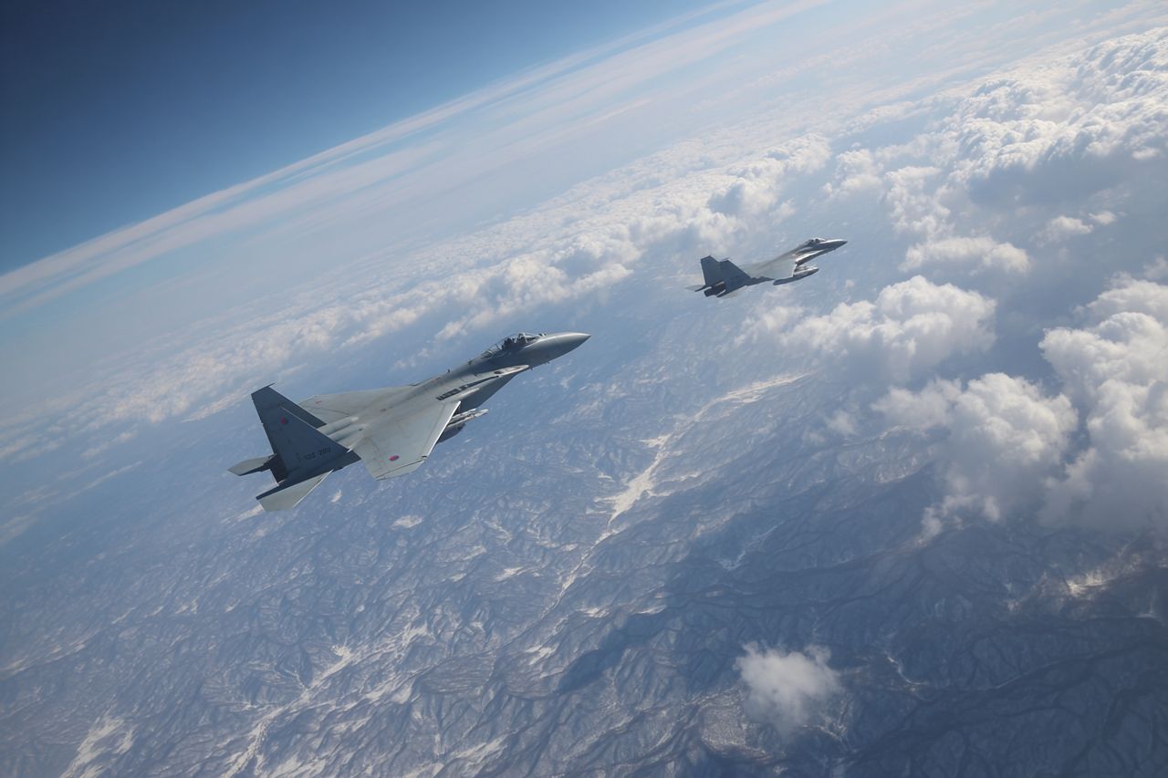 Seul protestuje po incydencie w przestrzeni powietrznej. Chińskie i rosyjskie samoloty znów w strefie obrony Korei Południowej