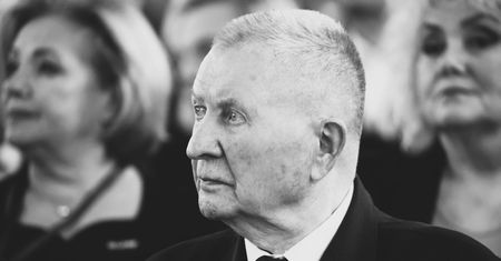 Pogrzeb Longina Pastusiaka. Spocznie nieopodal teścia, byłego I sekretarza KC PZPR