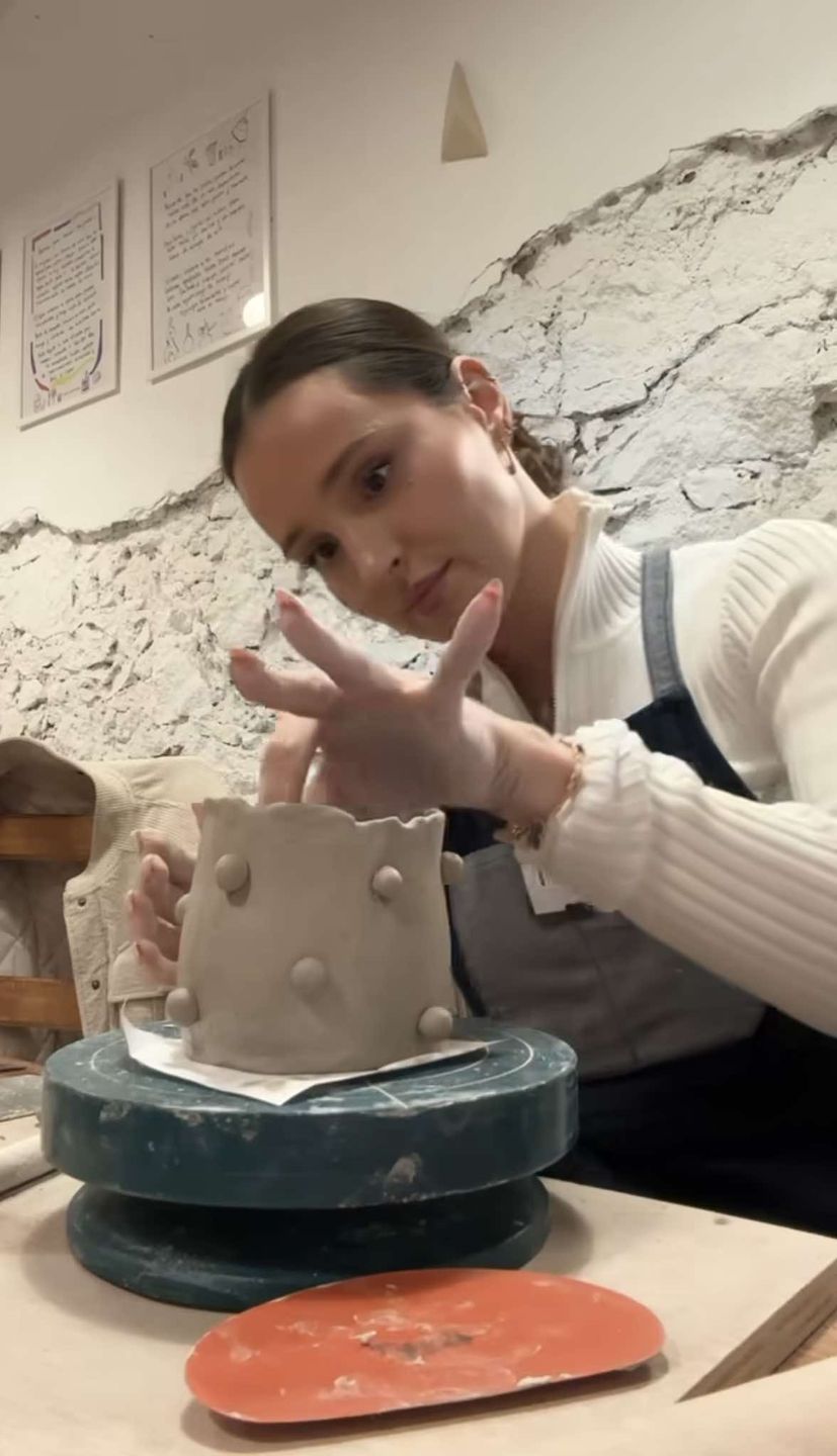 Rodzinka Szczęsnych wytwarza ceramikę w Barcelonie