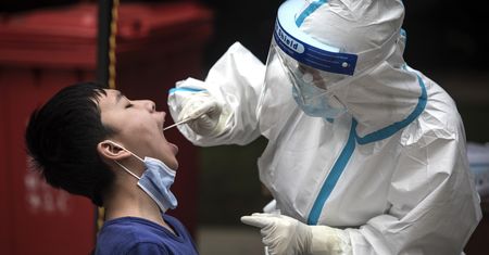 Koronawirus. Chiny przebadają 11 mln mieszkańców Wuhan