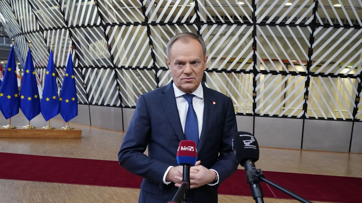 Rząd Donalda Tuska chce renegocjować umowę z Intelem 