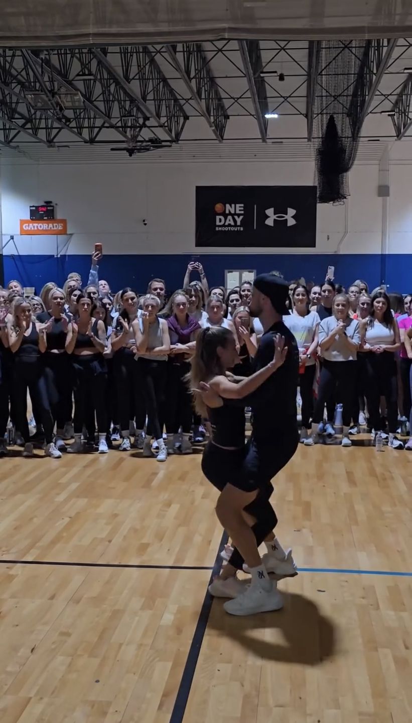 Anna Lewandowska tańczy bachatę w Chicago