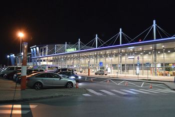 Katowice: Na lotnisku ćwiczyli wykrywanie materiałów wybuchowych