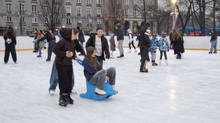 Kraków: Działa już największe w Polsce lodowisko pod gołym niebem