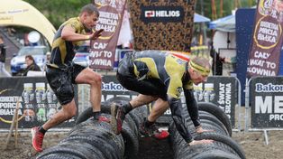 Runmageddon 2026 w Katowicach. Na Hałdzie Kostuchna zebrał się tłum śmiałków. Było mokro, brudno i... ekscytująco!