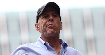Bruce Willis UPOKORZYŁ KOBIETĘ!