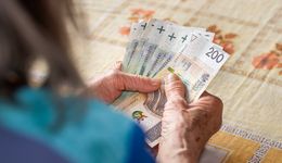 Waloryzacja rent i emerytur w 2026 r. Takich kwot można się spodziewać