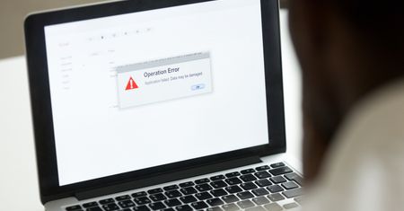 Wyłudzili ponad pół miliona na popularnych serwisach sprzedażowych. Staną przed sądem