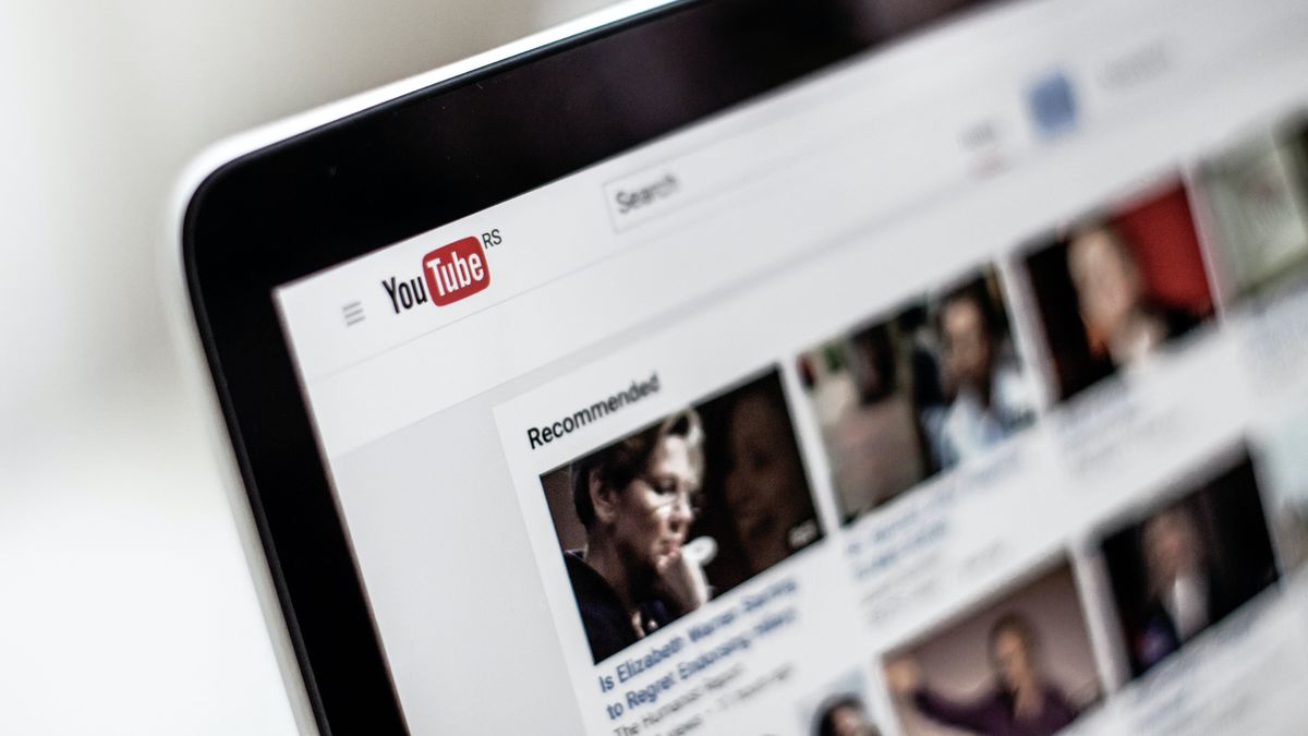 YouTube usuwa kanały antyszczepionkowców. Zablokował już prokremlowską telewizję 