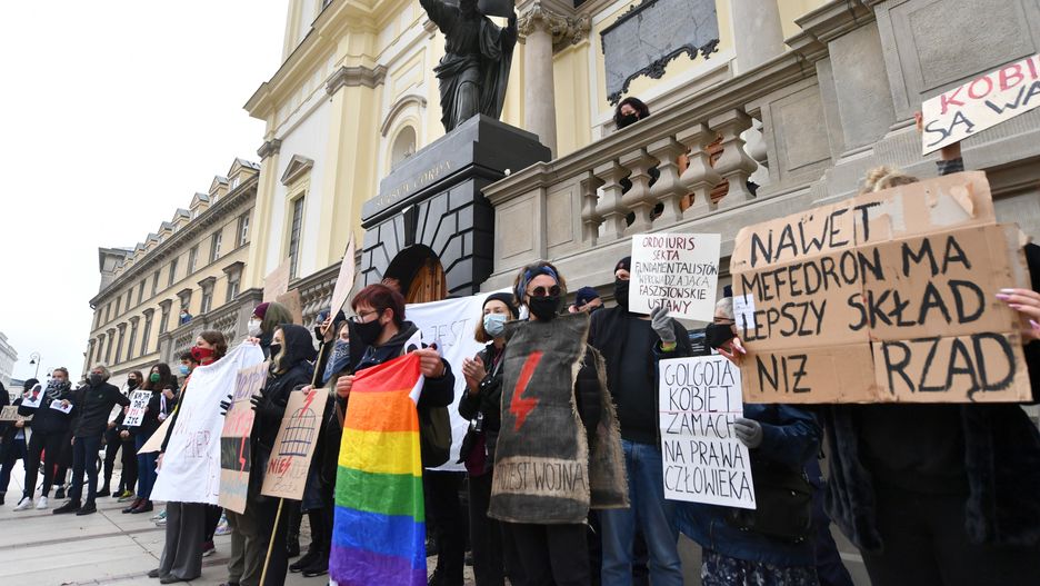 Strajk Kobiet. Kacprzak: Ataki na świątynie, to najlepsze, co mogło się władzy przydarzyć