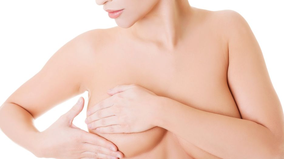 Samobadania piersi można się nauczyć. Zajmuje zaledwie kilka minut a może pomóc wcześnie wykryć raka piersi