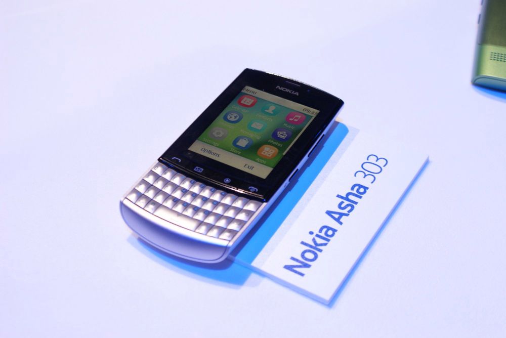 Nokia Asha 303 #6