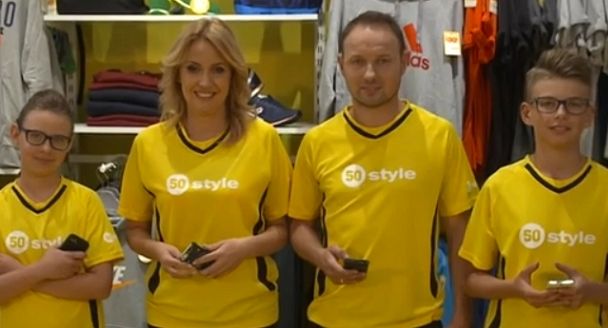 Tomasz Frankowski jako „łowca marek” reklamuje z rodziną sklepy 50 style (wideo)