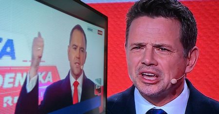 "Robi pan z siebie klauna". Oskarżył Trzaskowskiego o manipulację