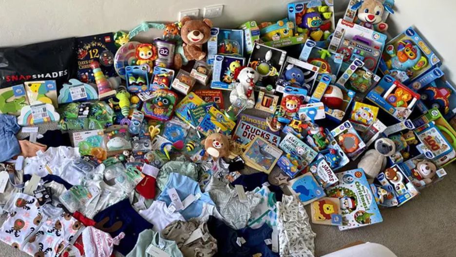 Kupili tyle prezentów pod choinkę dla wnuka! Przesadzili?