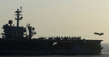 Koszmar na lotniskowcu USA. Zdesperowana załoga chce skakać za burtę