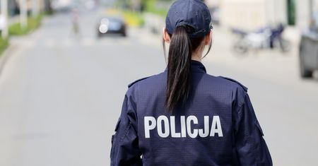 Uwierzyła "żołnierzowi z misji" i straciła ponad 10 tysięcy złotych. Paczka z pieniędzmi nigdy nie dotarła